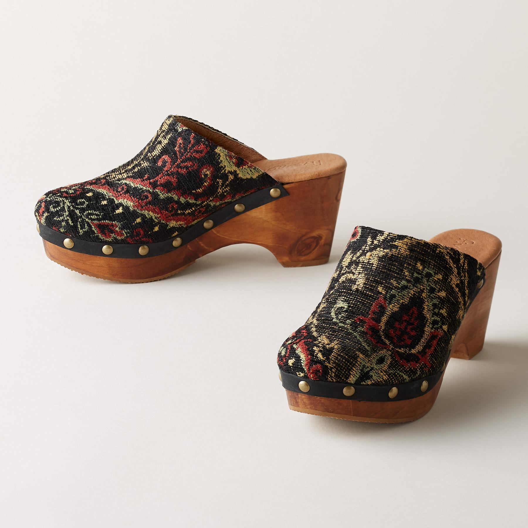 Premium Cyrilla Clogs
