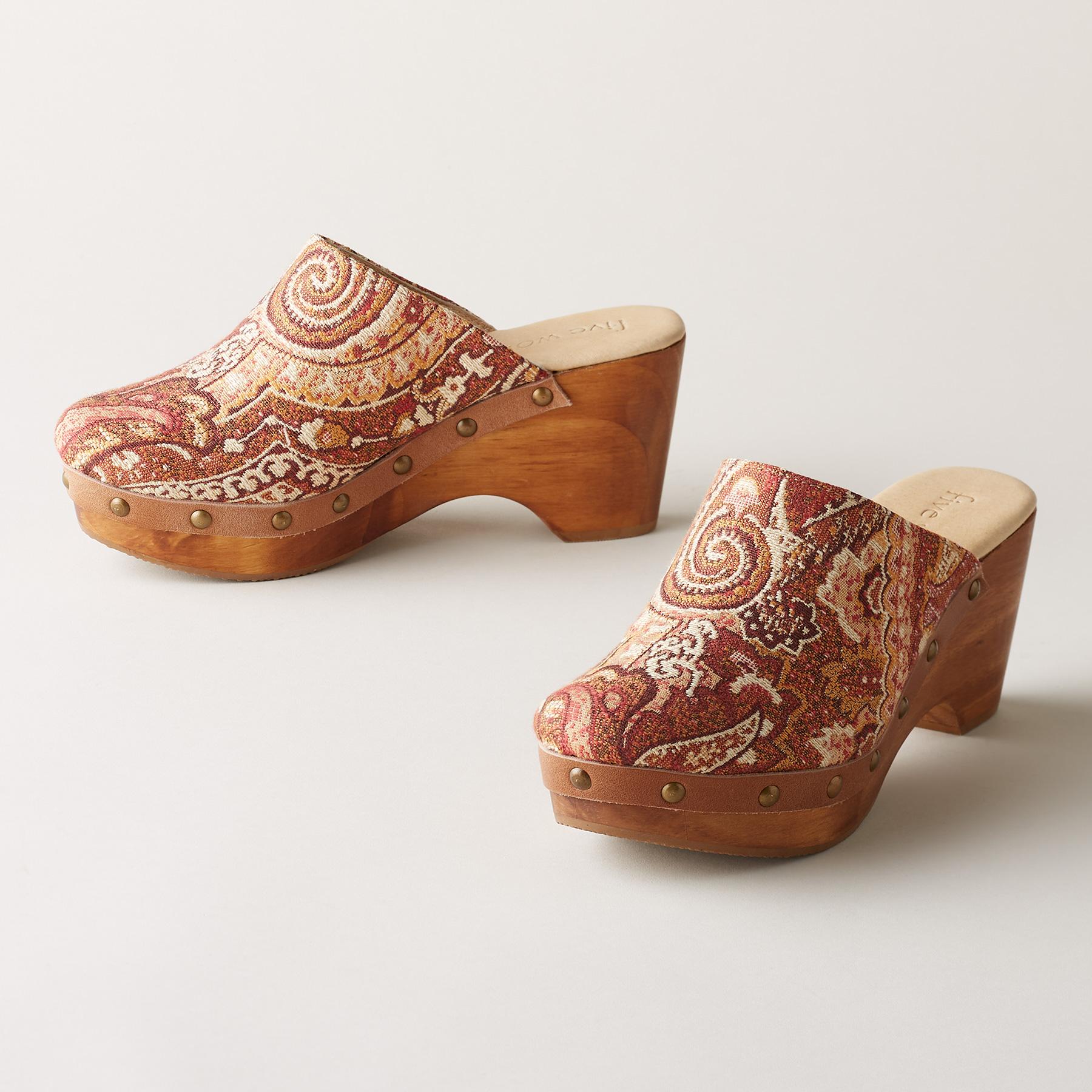 Premium Cyrilla Clogs